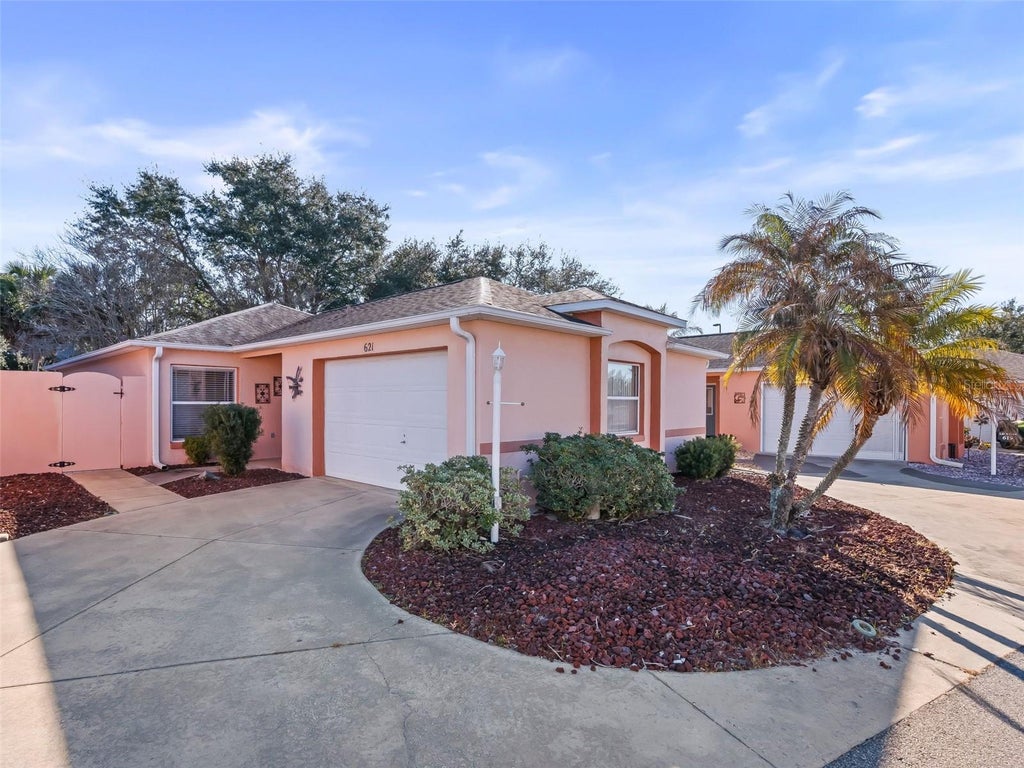 Photo of 621 Enconto Street, The Villages, FL 32159 (MLS # G5118357)