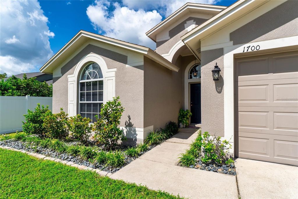 Photo of 1700 Leybourne Loop, Wesley Chapel, FL 33543 (MLS # TB8394789)