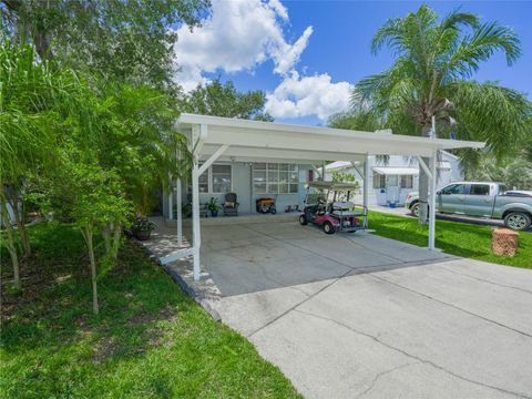 A home in LAKE WALES