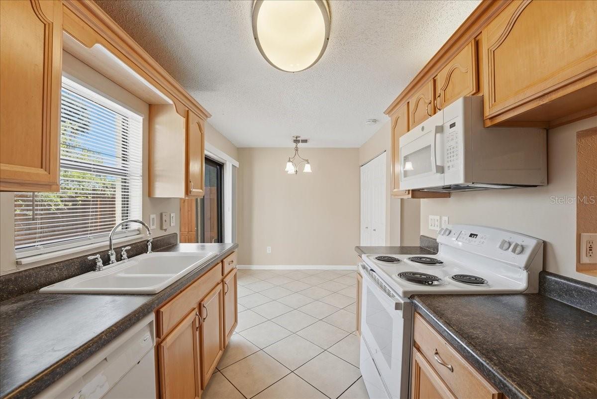 HIDDEN CREEK CONDO PH 04 - Residential Lease