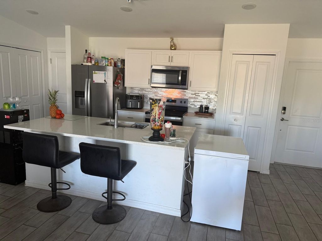 Photo of 4137 NE 20th Place, Cape Coral, FL 33909 (MLS # OM714641)