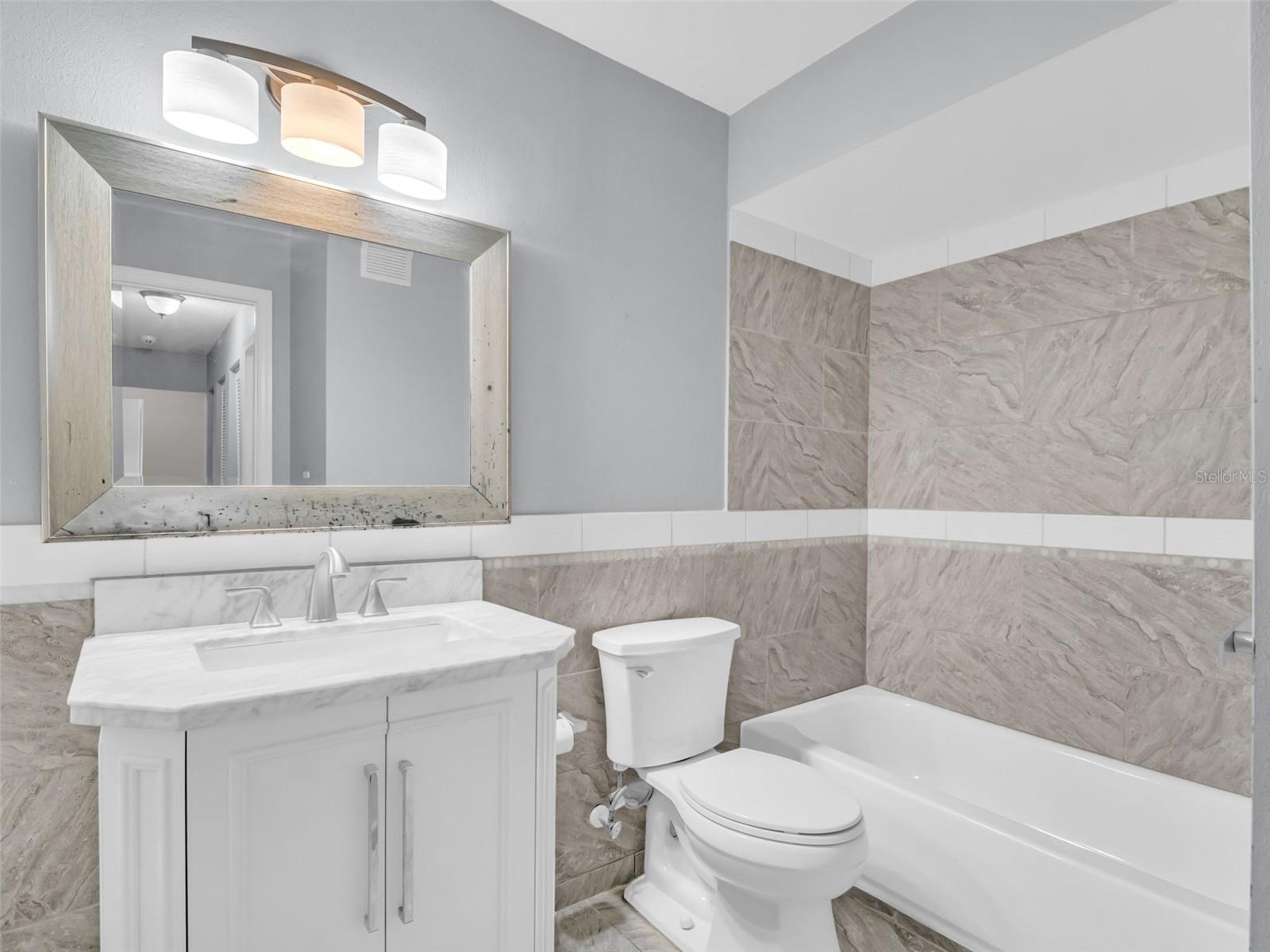 EL PASADO A CONDO - Residential