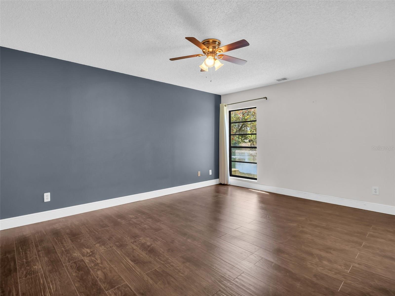 EL PASADO A CONDO - Residential