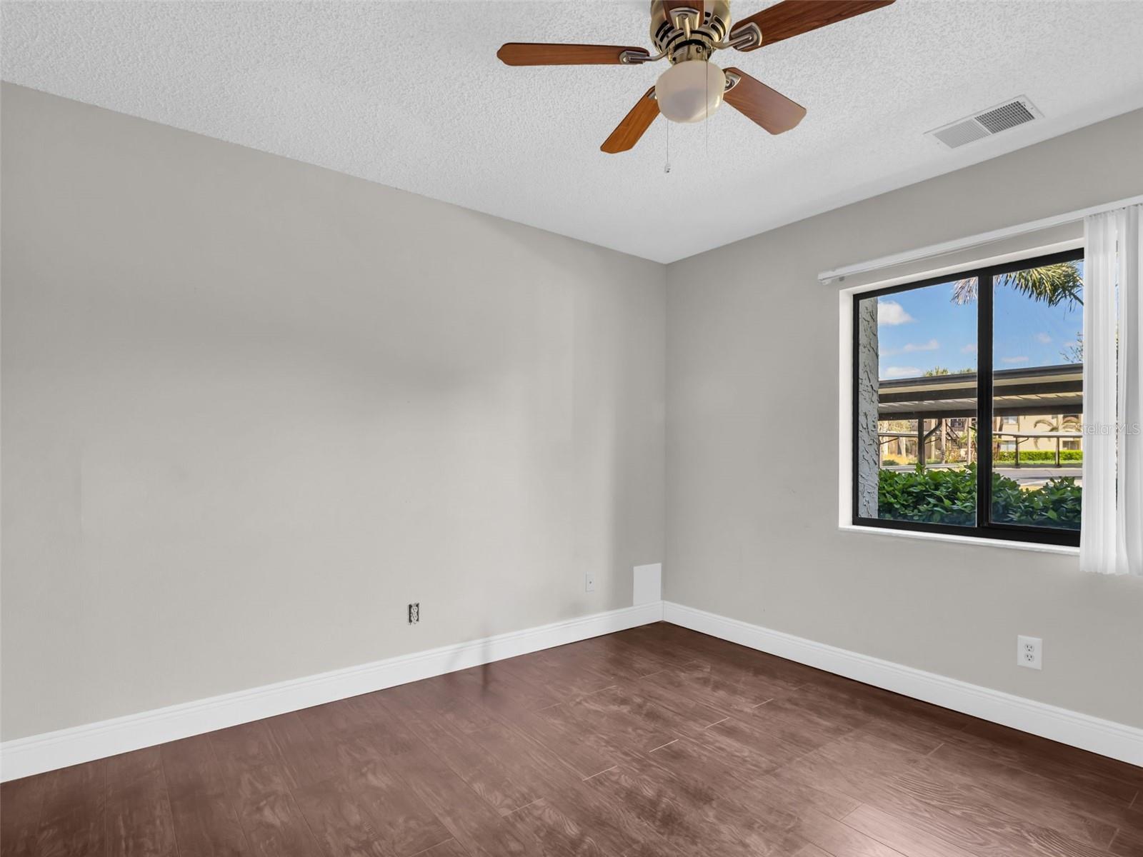 EL PASADO A CONDO - Residential