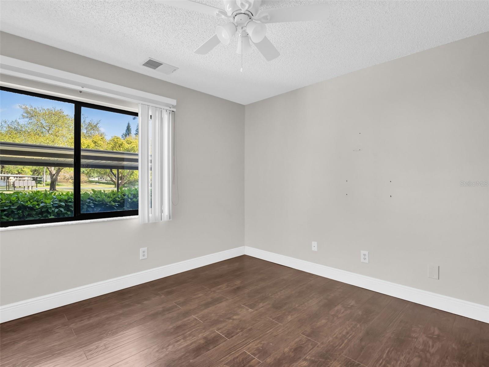 EL PASADO A CONDO - Residential