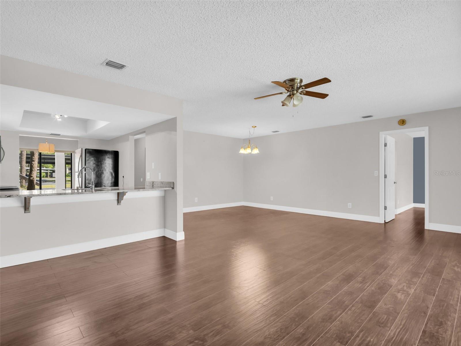 EL PASADO A CONDO - Residential