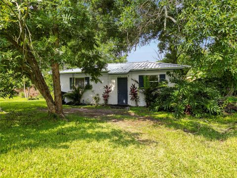 A home in AUBURNDALE