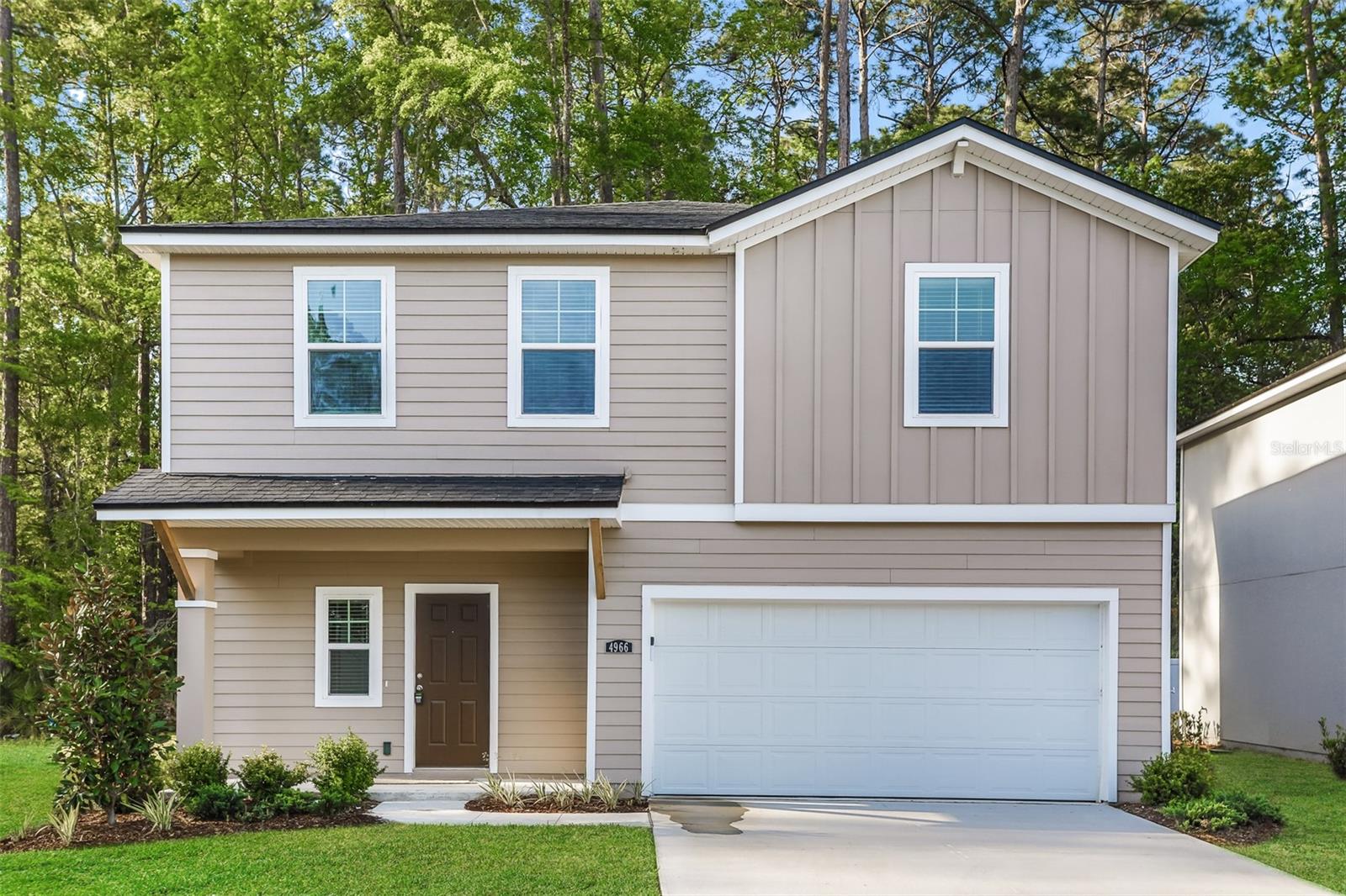 $0 SECURITY DEPOSIT offered for those that qualify through Termwise.
Welcome to 12710 Early Run Lane, a spacious and inviting home located in the vibrant community of Riverview, Florida. This stunning residence features 4 bedrooms and 2 bathrooms, offering a generous 1,936 sq ft of living space, perfect for families or anyone looking for extra room to thrive.
Upon entering, you'll be greeted by a bright and open floor plan that seamlessly connects the living room, dining area, and kitchen. The living room provides a warm and welcoming atmosphere, ideal for both relaxation and entertaining guests. The well-appointed kitchen is a chefs dream, featuring modern appliances, ample counter space, and plenty of storage for all your culinary needs.
The primary suite serves as a peaceful retreat, complete with its own en-suite bathroom for added convenience and privacy. The additional bedrooms are spacious and versatile, perfect for family members, guests, or even a home office.
Step outside to discover a lovely backyard that offers ample space for outdoor activities, gardening, or simply enjoying the beautiful Florida weather. Conveniently located near shopping, dining, and recreational options, 12710 Early Run Lane is an excellent opportunity to embrace a vibrant lifestyle in Riverview. Dont miss your chance to make this charming house your new home!