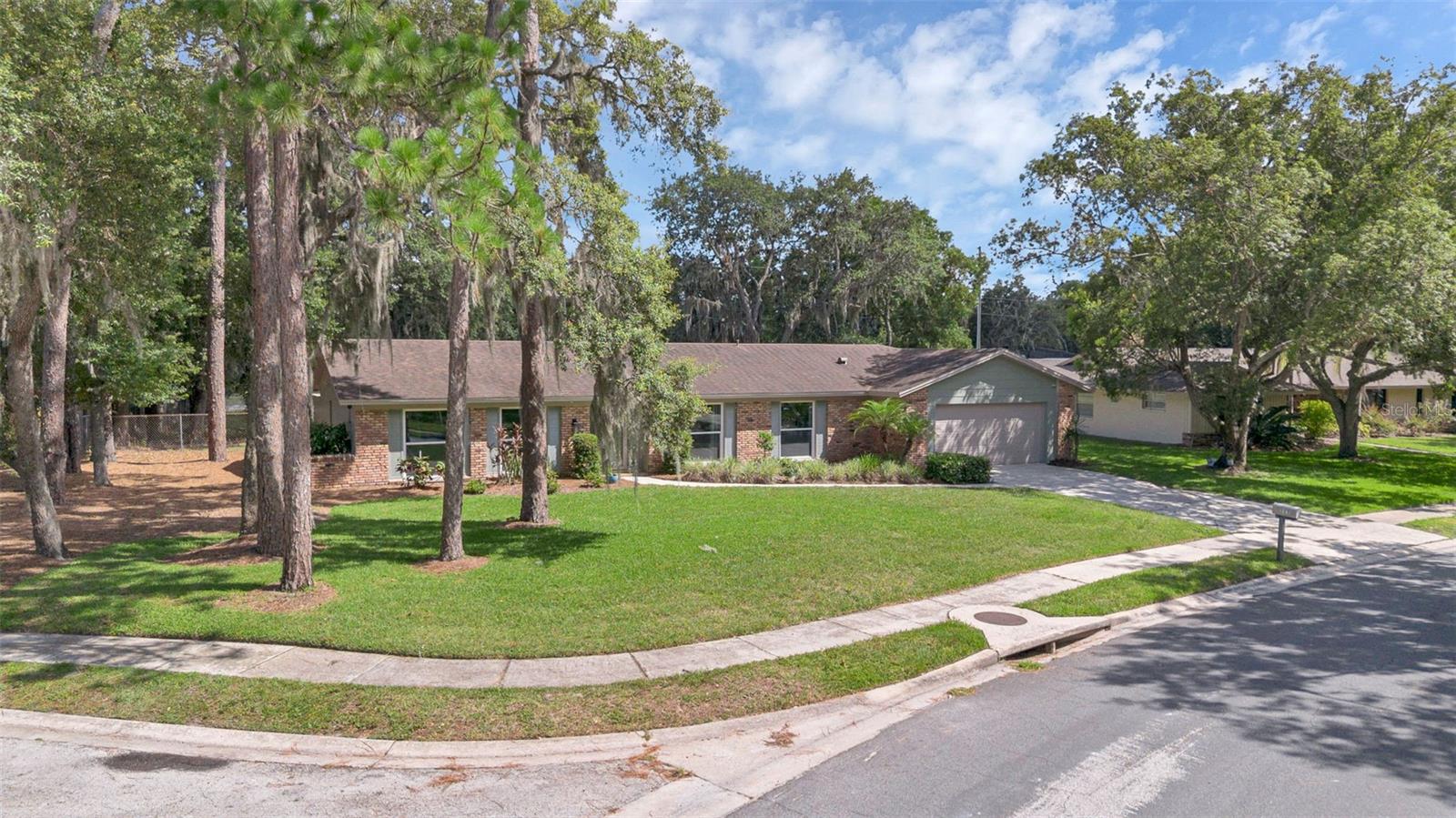 223 ROYAL OAKS CIRCLE