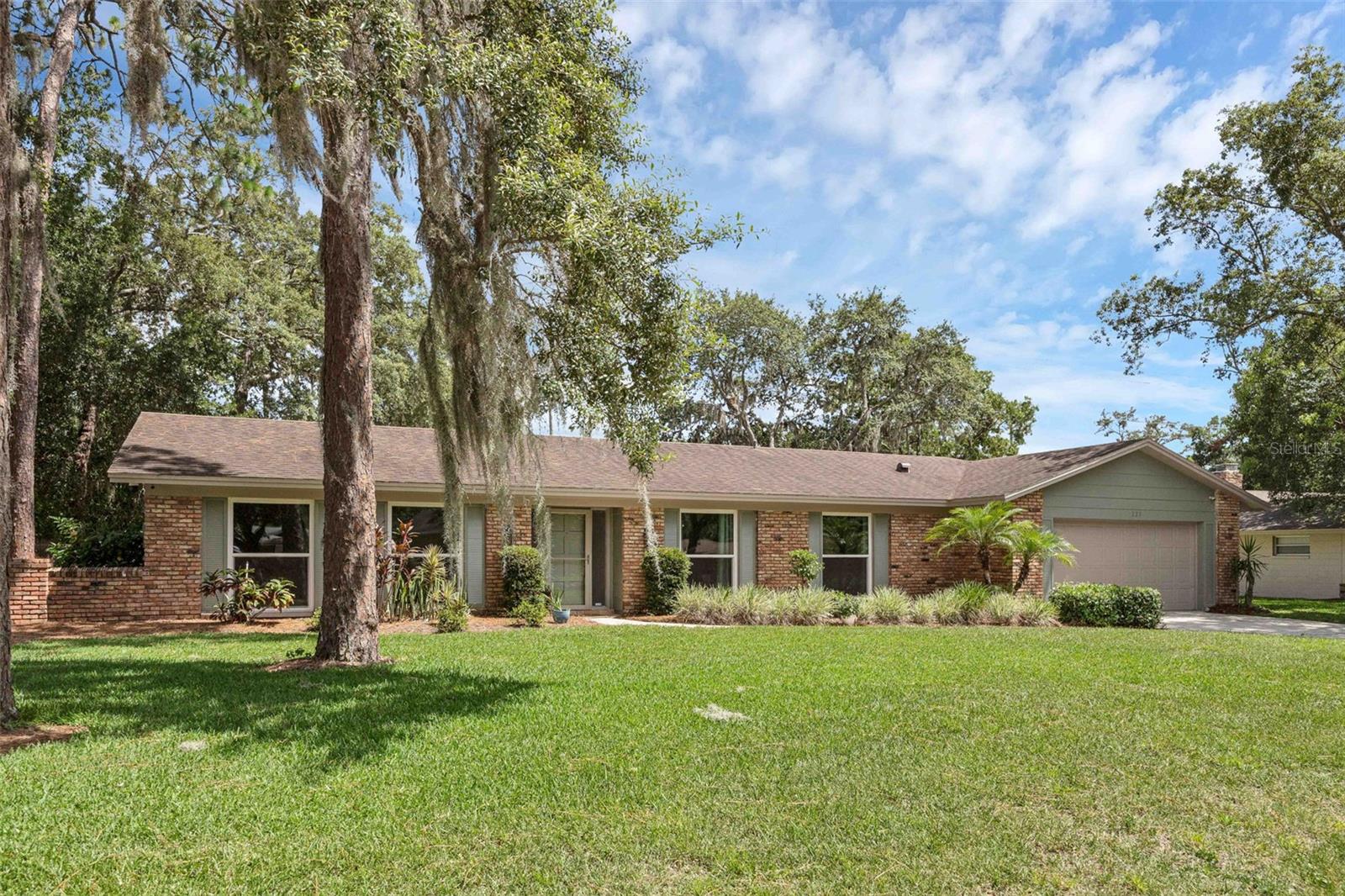 223 ROYAL OAKS CIRCLE