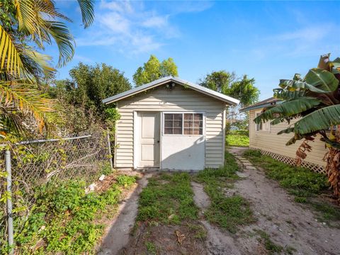 A home in LAKELAND