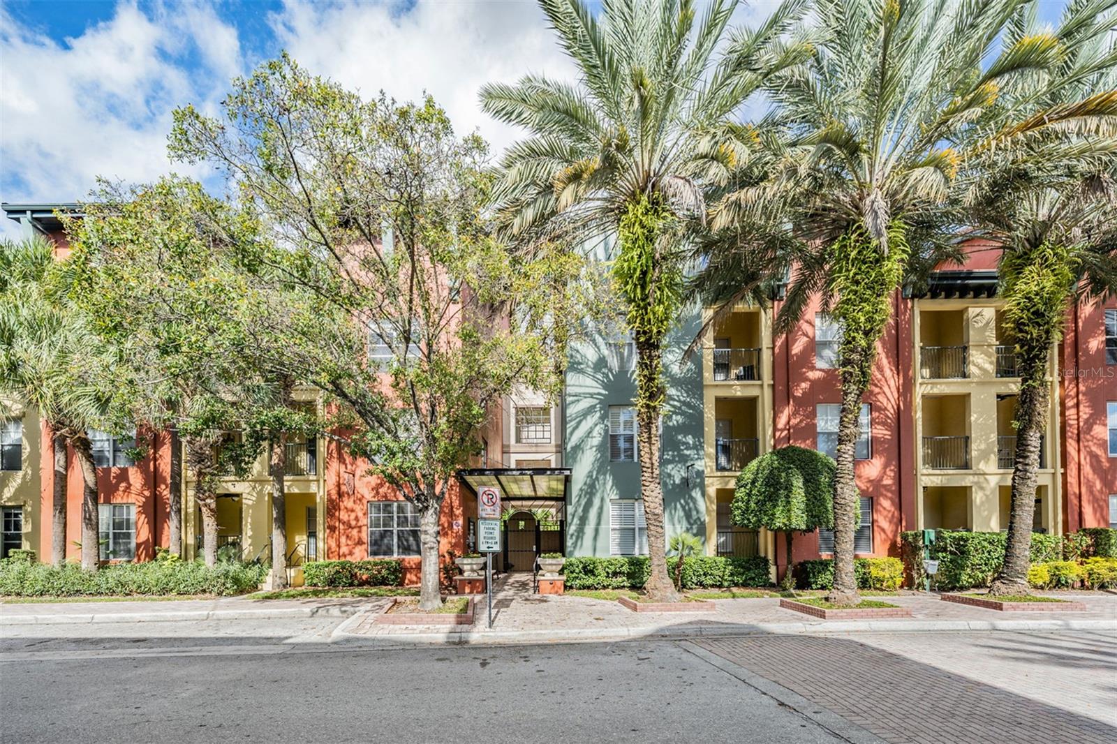 2410 W AZEELE STREET 220