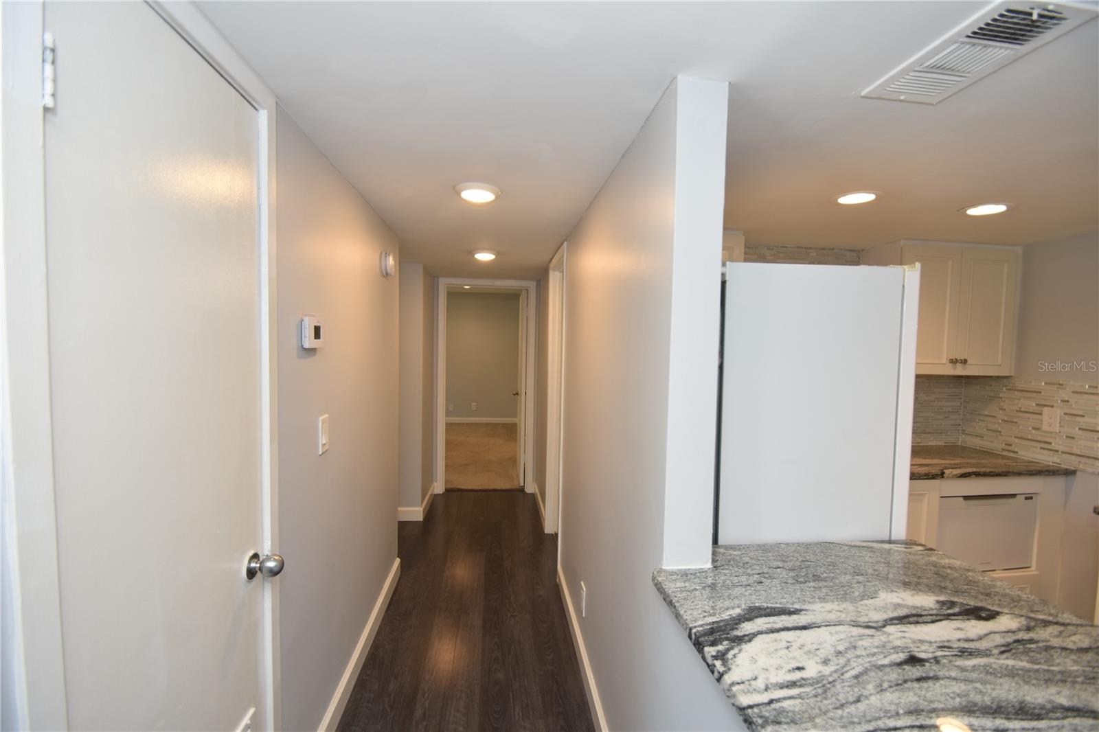 PALM CLUB - Residential Lease