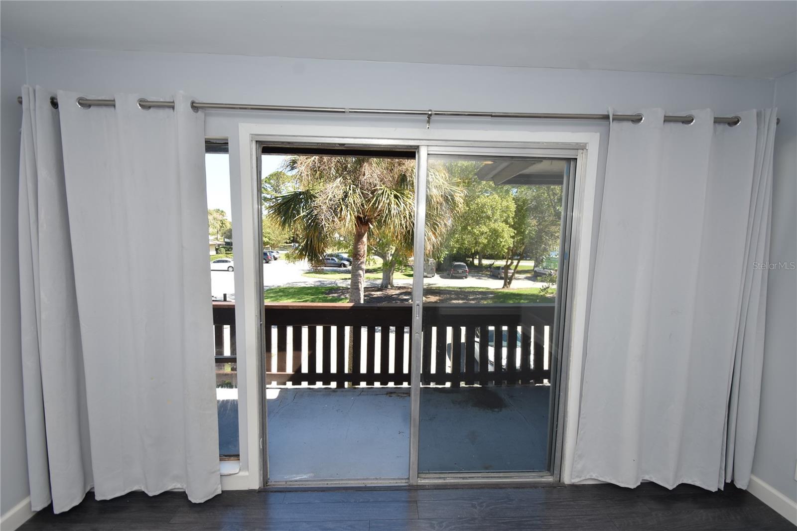PALM CLUB - Residential Lease