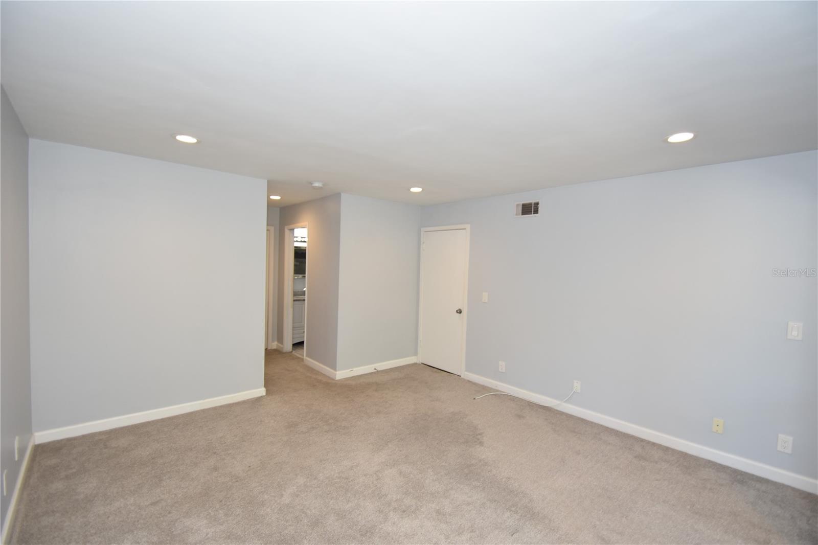 PALM CLUB - Residential Lease