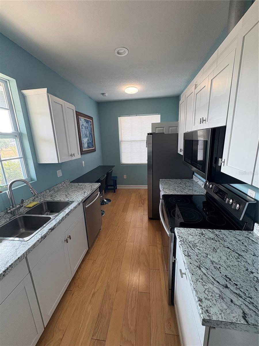 OAKLAND HILLS - Residential Lease