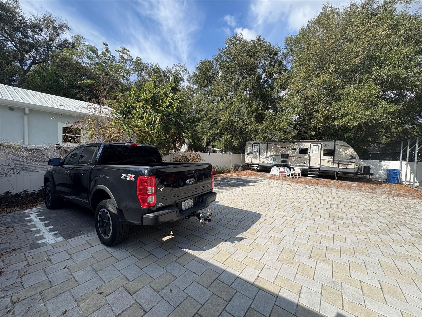 OAKLAND HILLS - Residential Lease