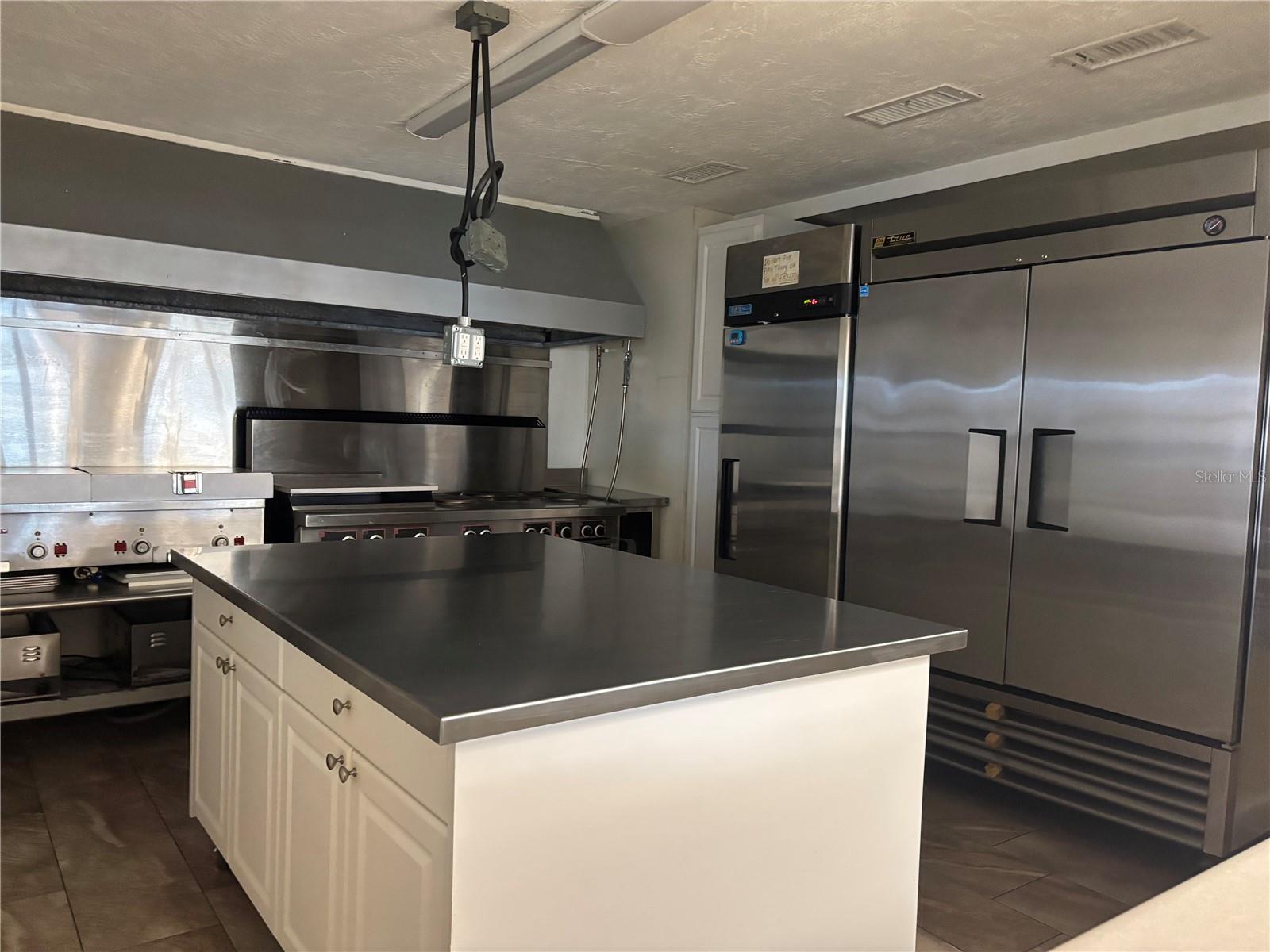 TANGLEWOOD MOBILE VILLAGE - Residential