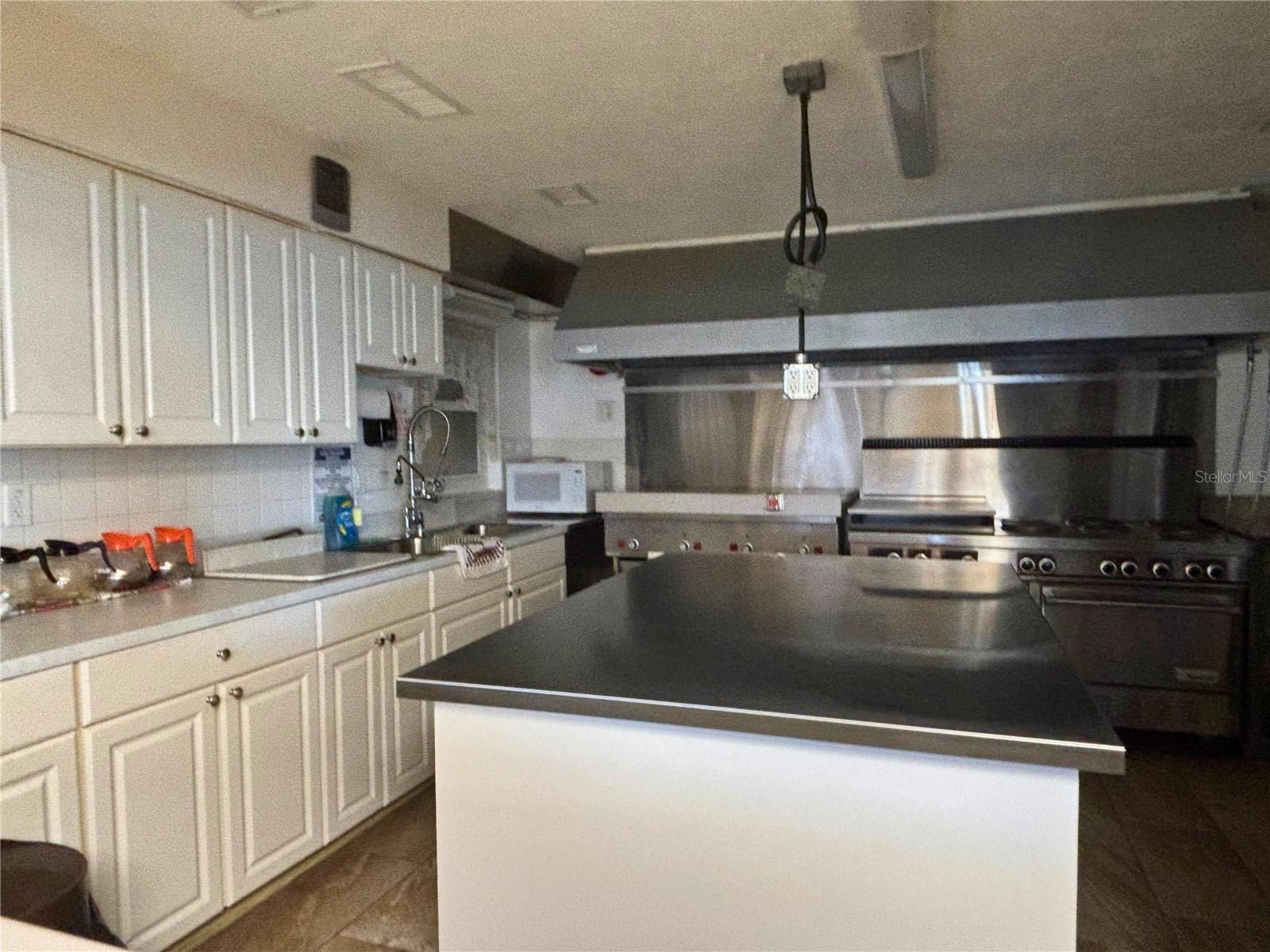 TANGLEWOOD MOBILE VILLAGE - Residential