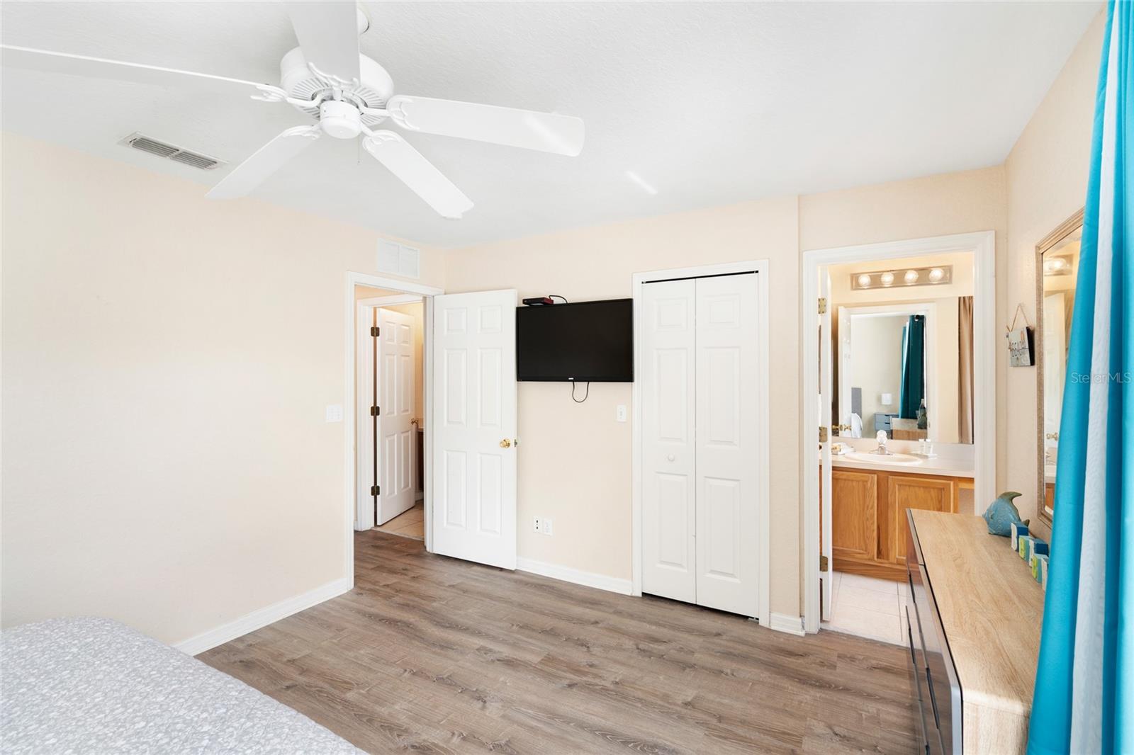 REGAL OAKS AT OLD TOWN - Residential