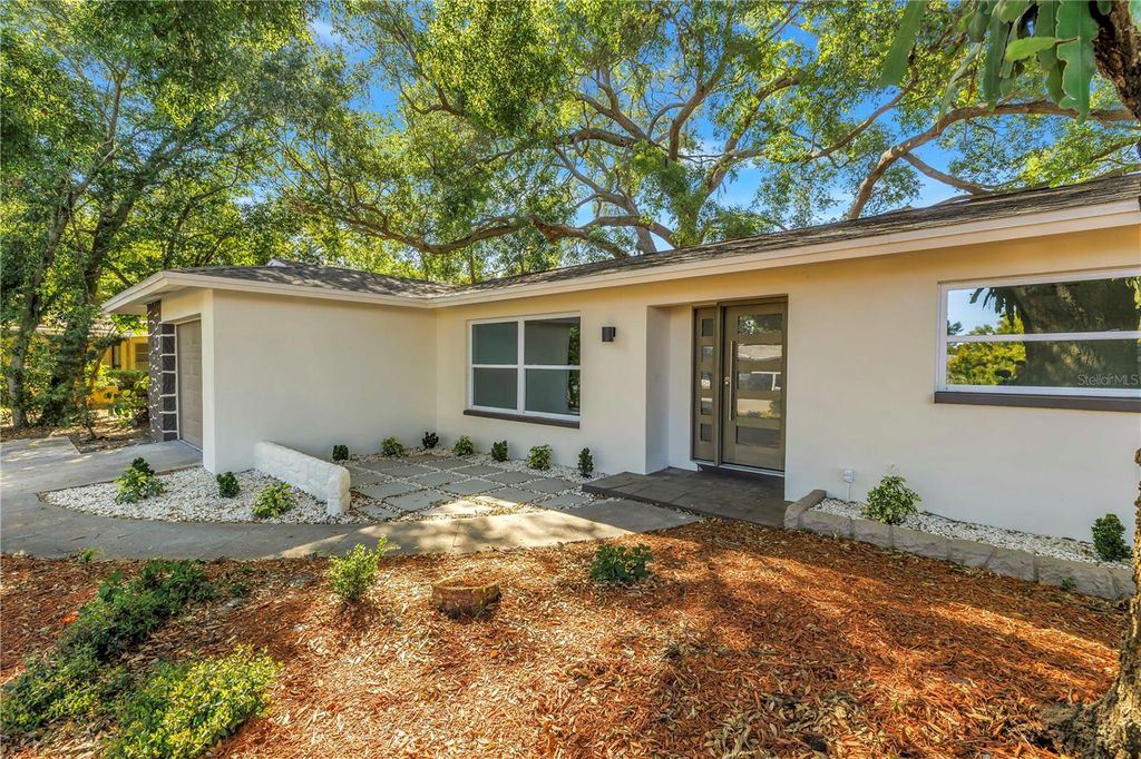 Photo of 2161 NE Hillwood Court, Clearwater, FL 33763 (MLS # TB8501733)