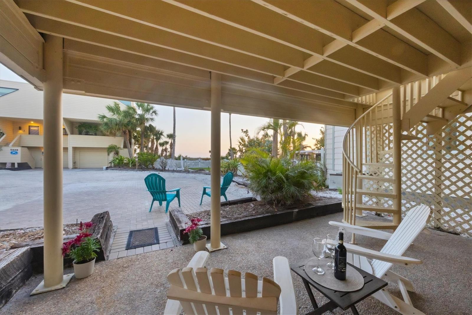 TIFFANY SANDS - Residential