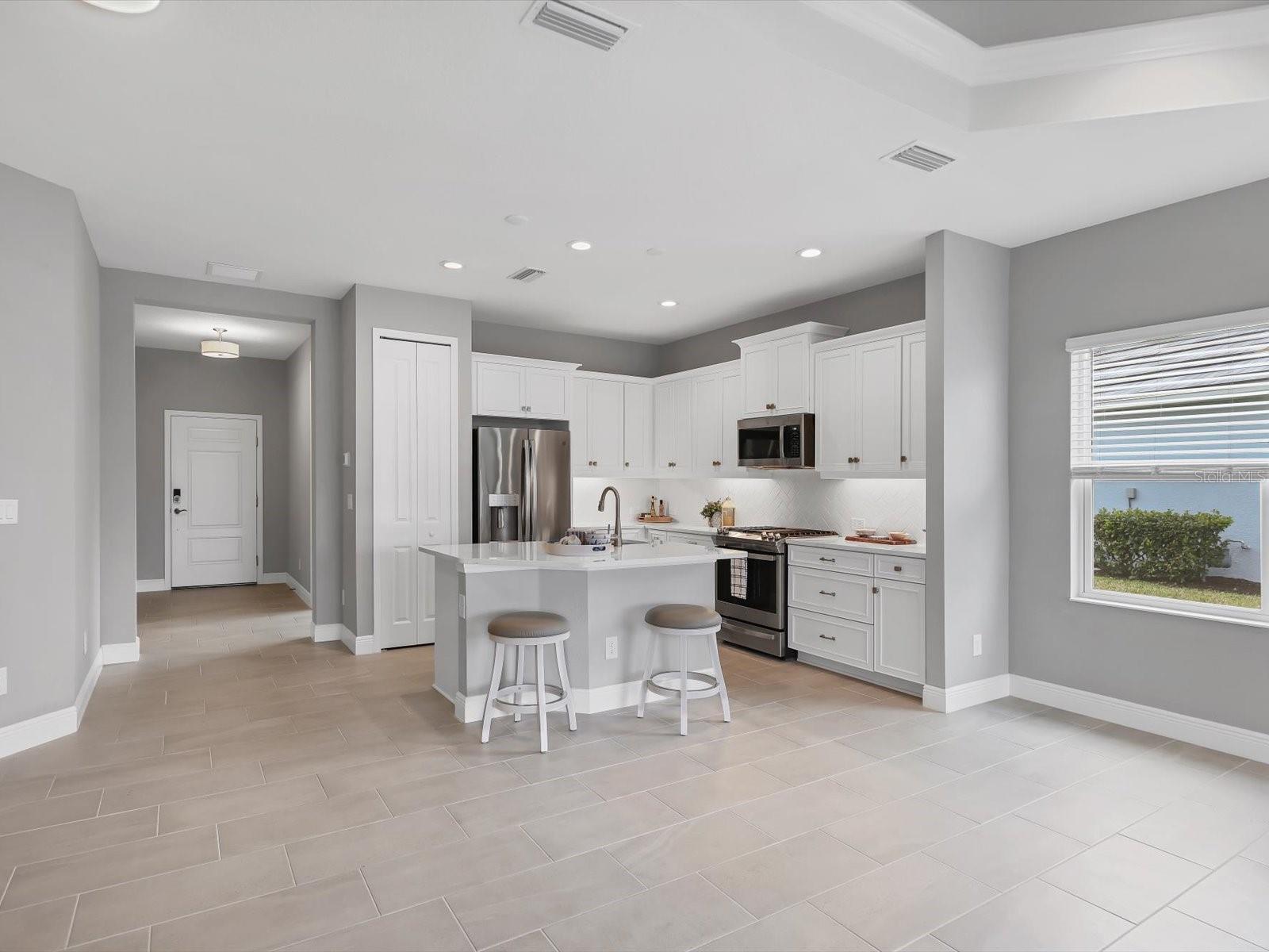 2843 BUTTERFLY JASMINE TRAIL