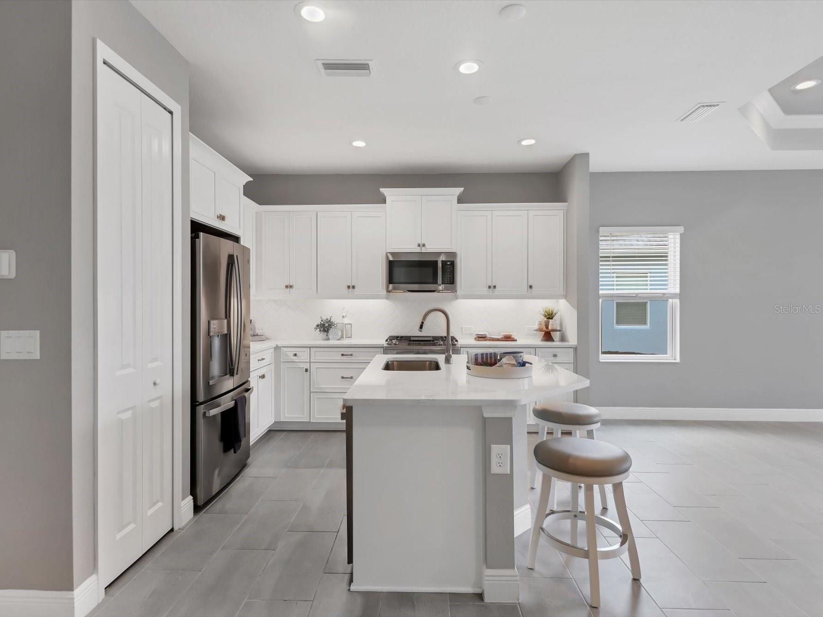 2843 BUTTERFLY JASMINE TRAIL