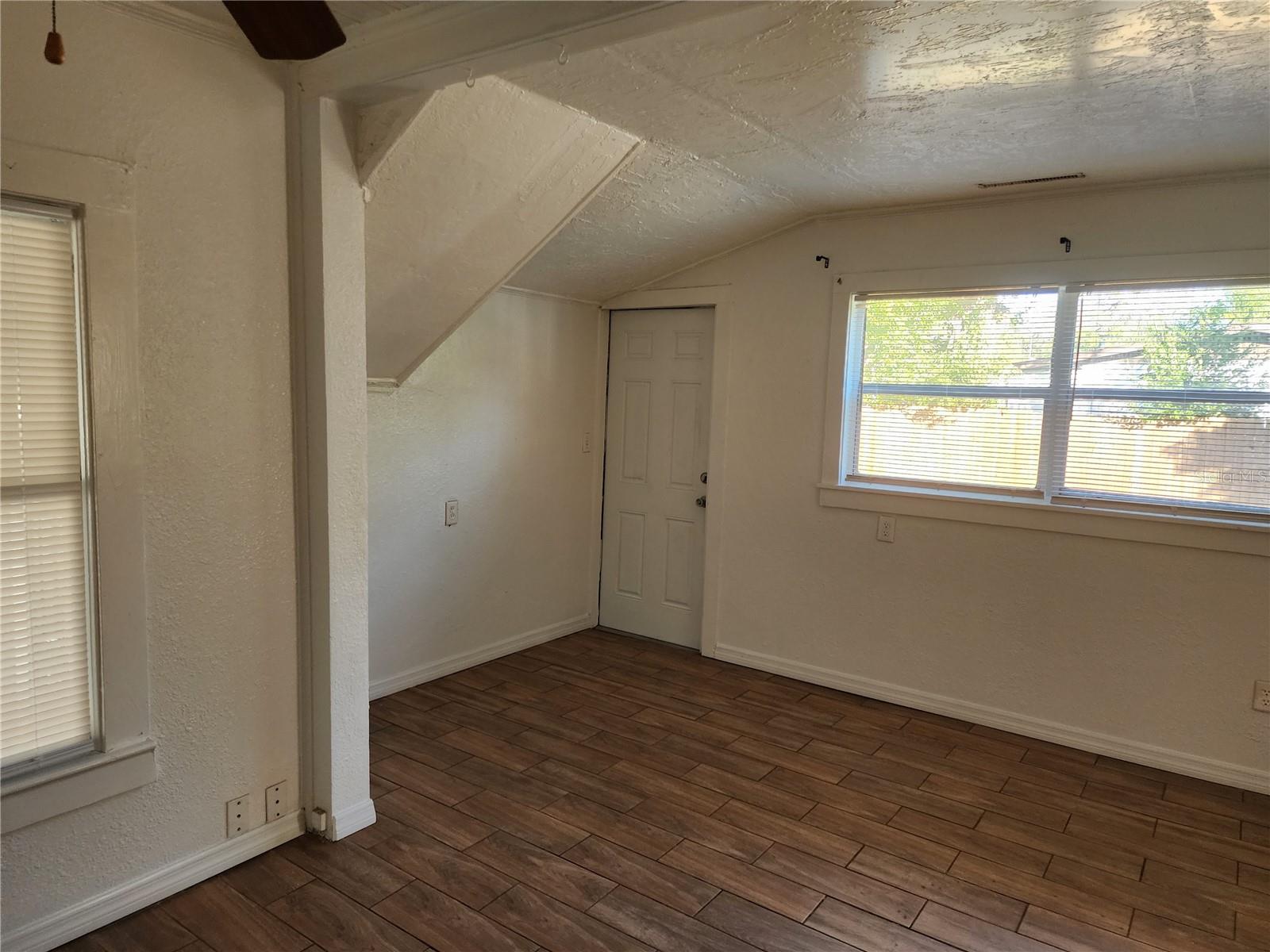 LAKEVIEW HEIGHTS - Residential