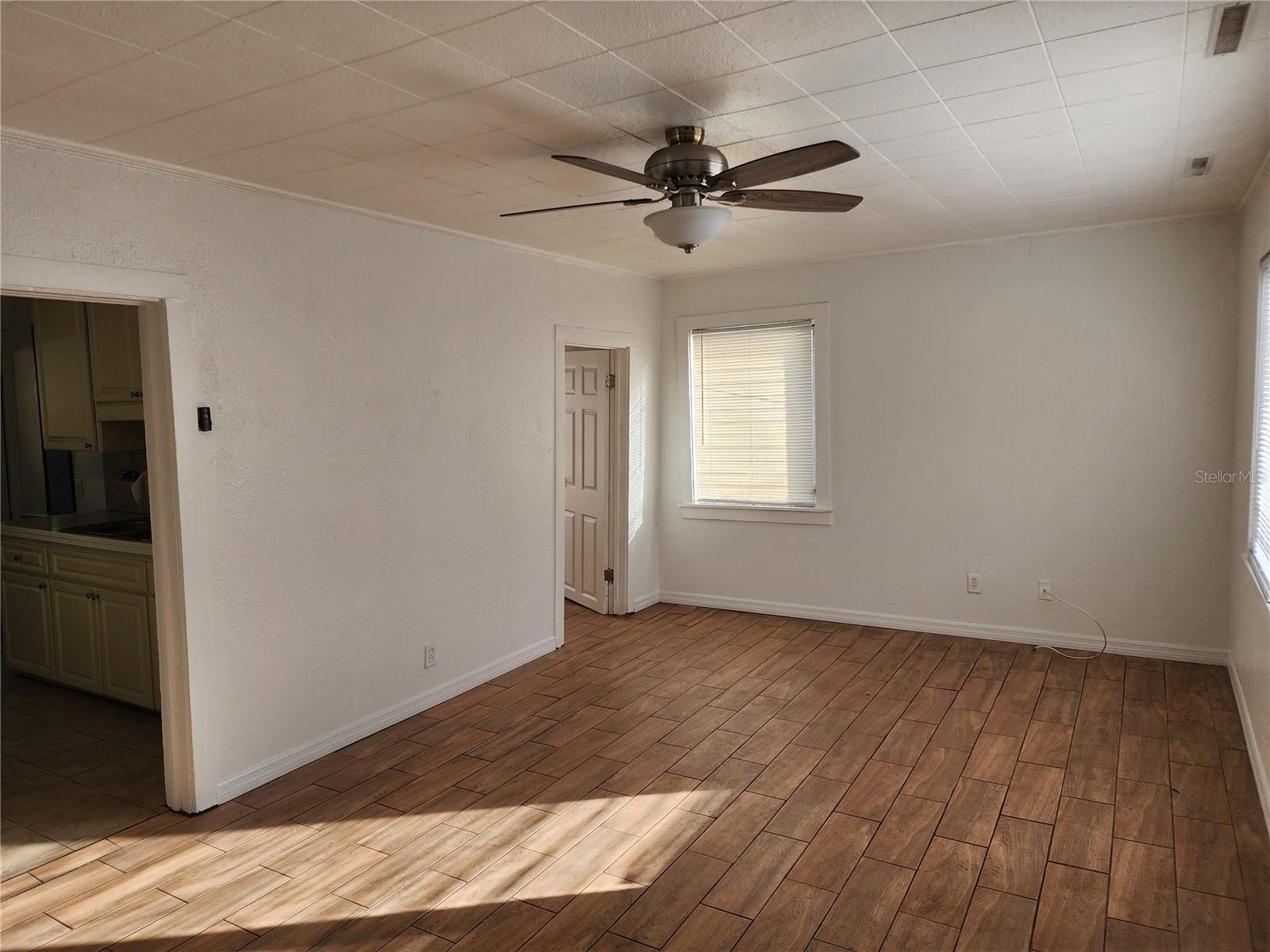 LAKEVIEW HEIGHTS - Residential