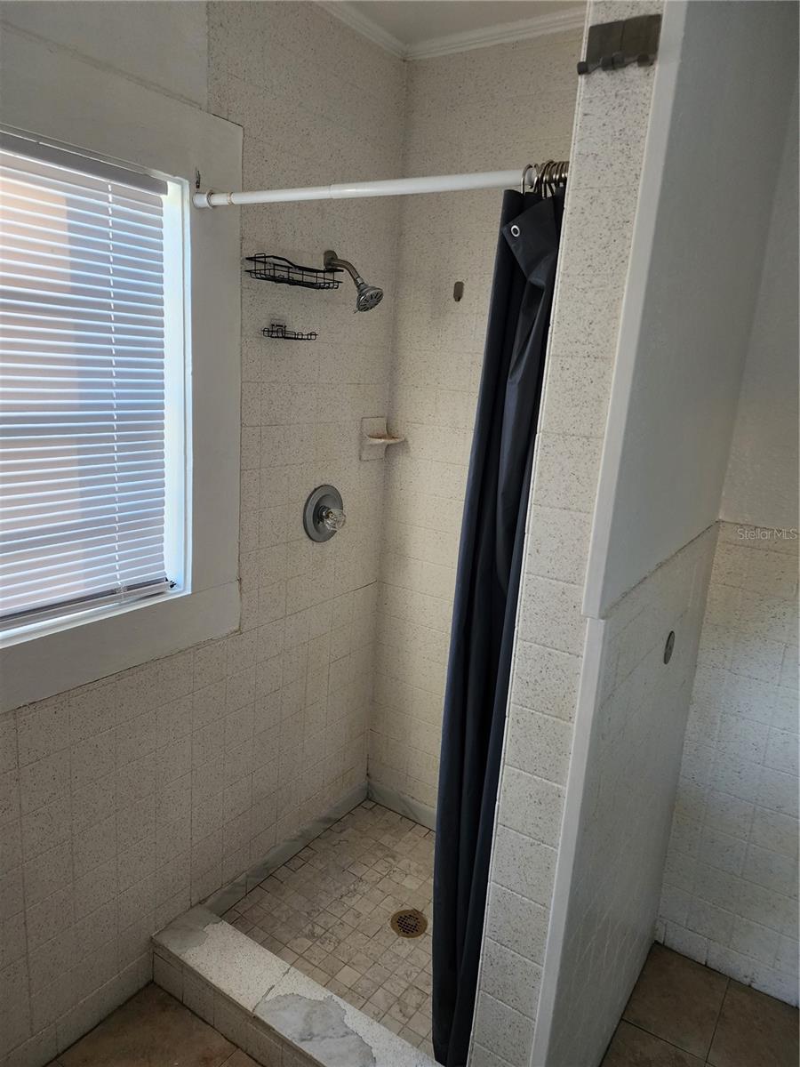 LAKEVIEW HEIGHTS - Residential