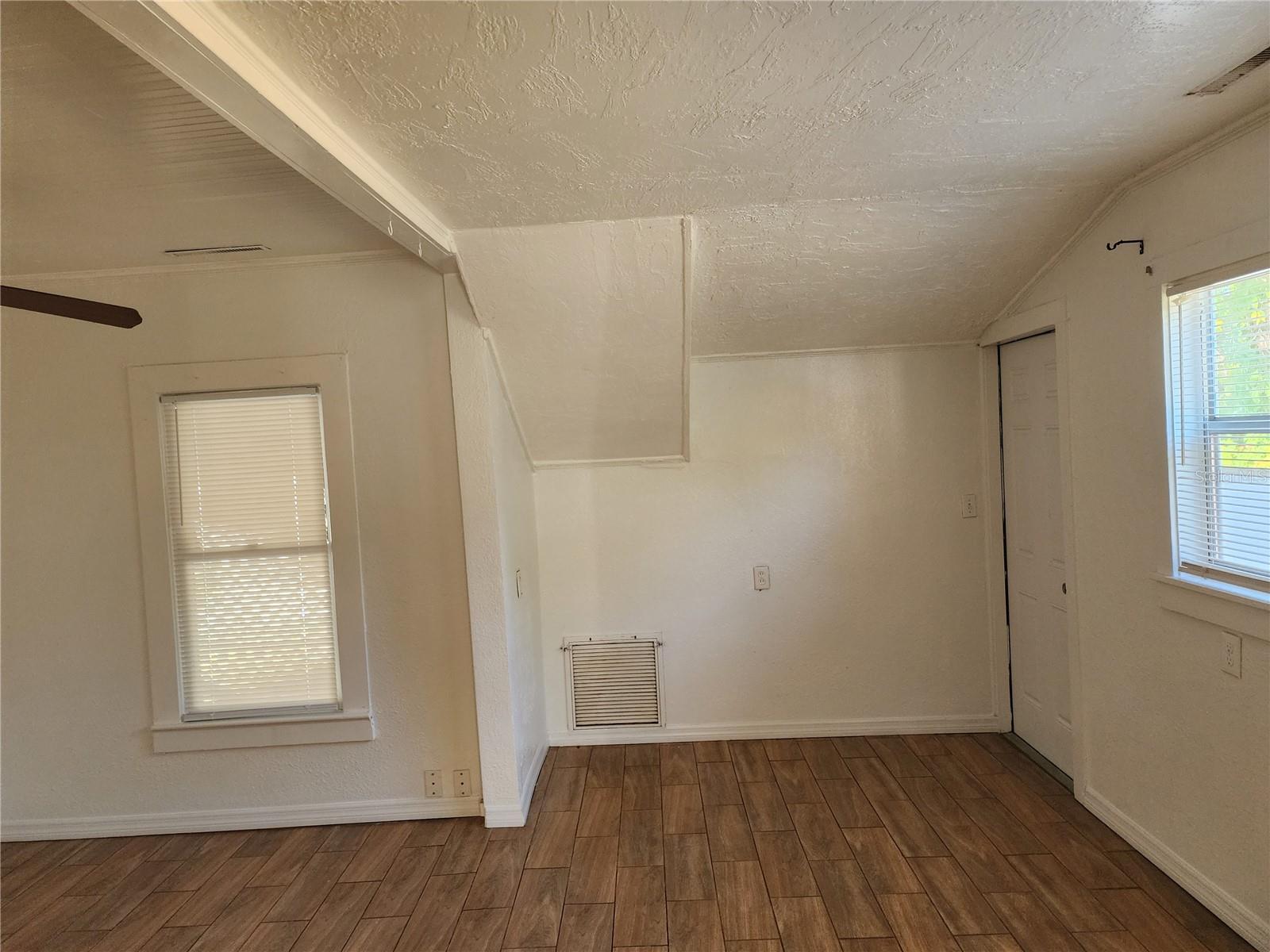 LAKEVIEW HEIGHTS - Residential