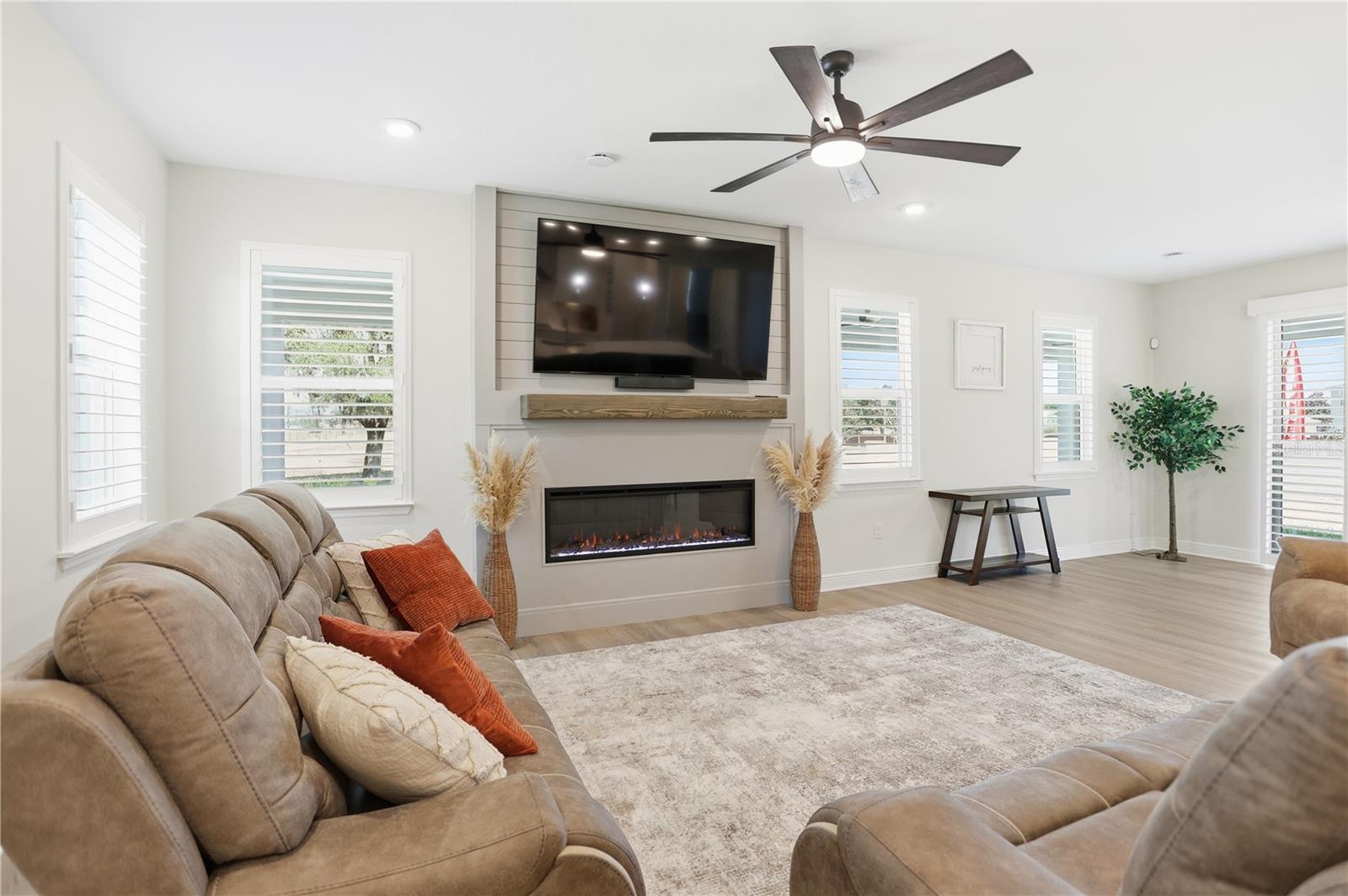 ACUERA ESTATES - Residential