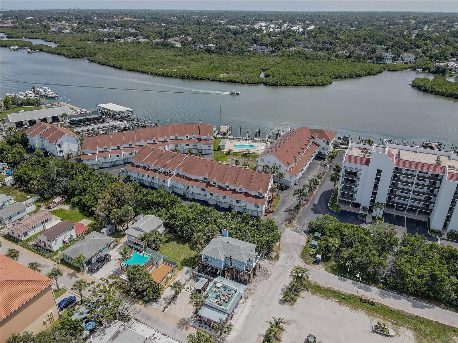 VISTA VILLAGE TWNHMS - Residential