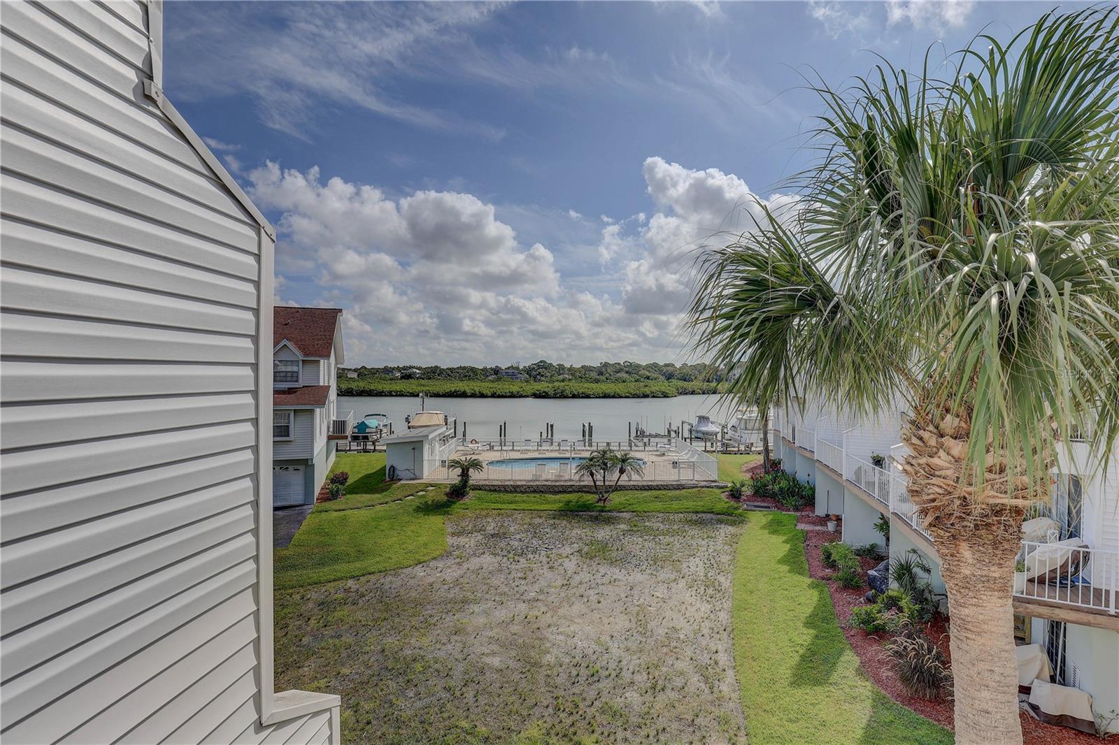 VISTA VILLAGE TWNHMS - Residential