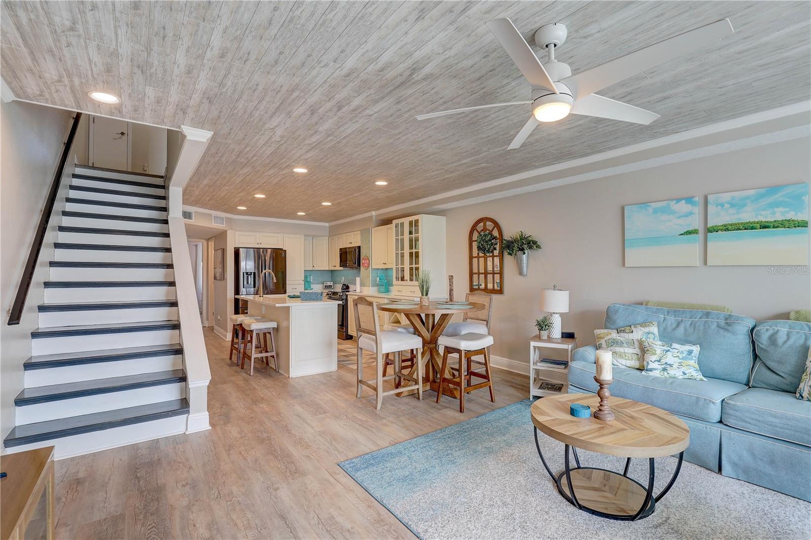 VISTA VILLAGE TWNHMS - Residential