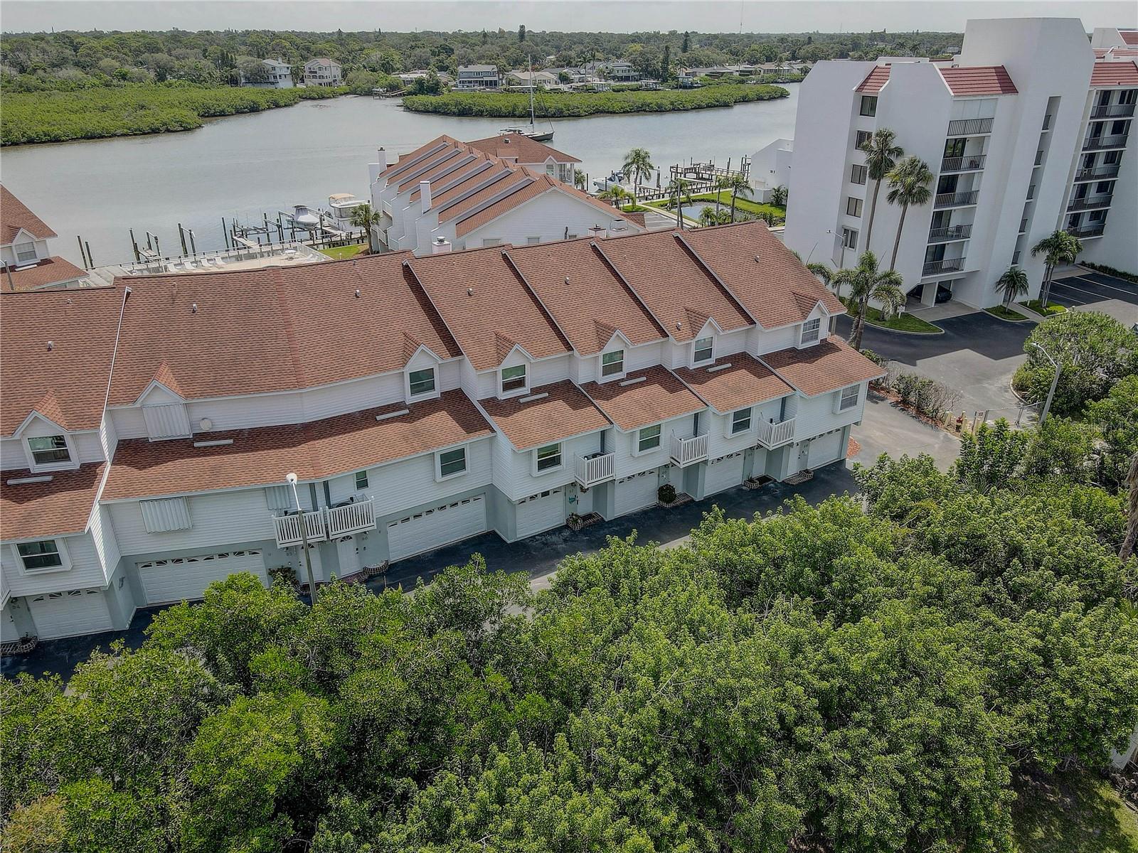 VISTA VILLAGE TWNHMS - Residential