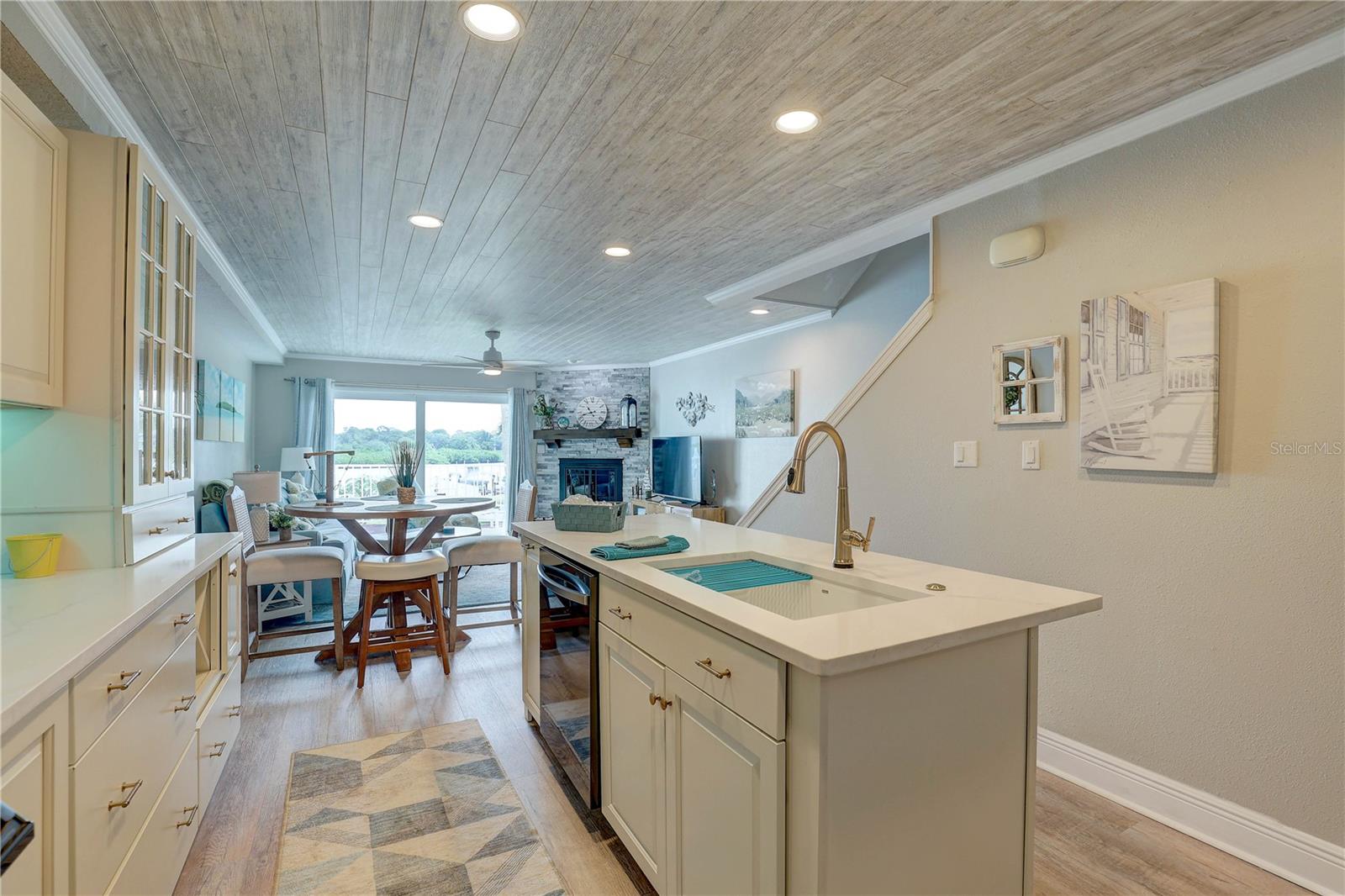 VISTA VILLAGE TWNHMS - Residential