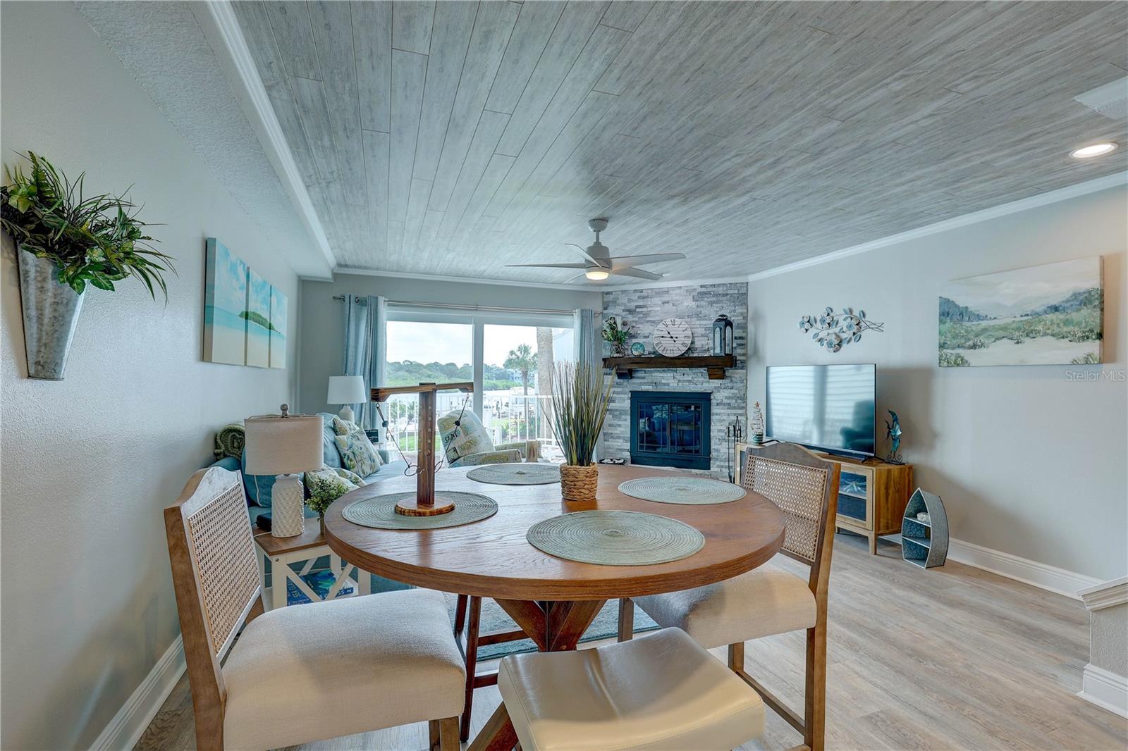 VISTA VILLAGE TWNHMS - Residential