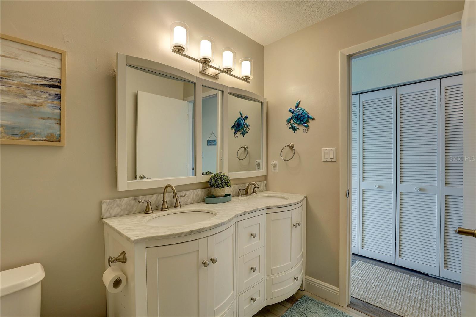 VISTA VILLAGE TWNHMS - Residential