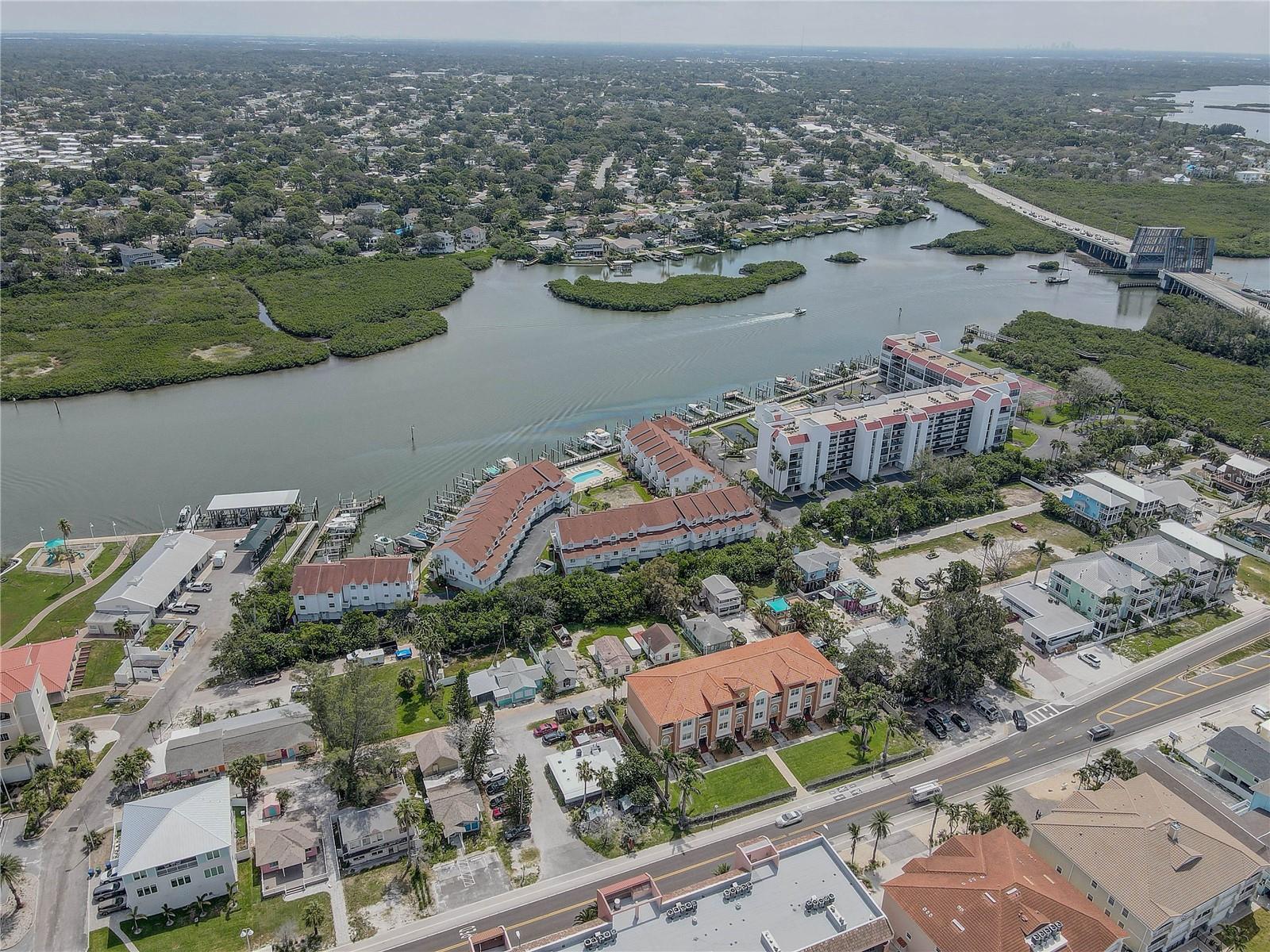 VISTA VILLAGE TWNHMS - Residential