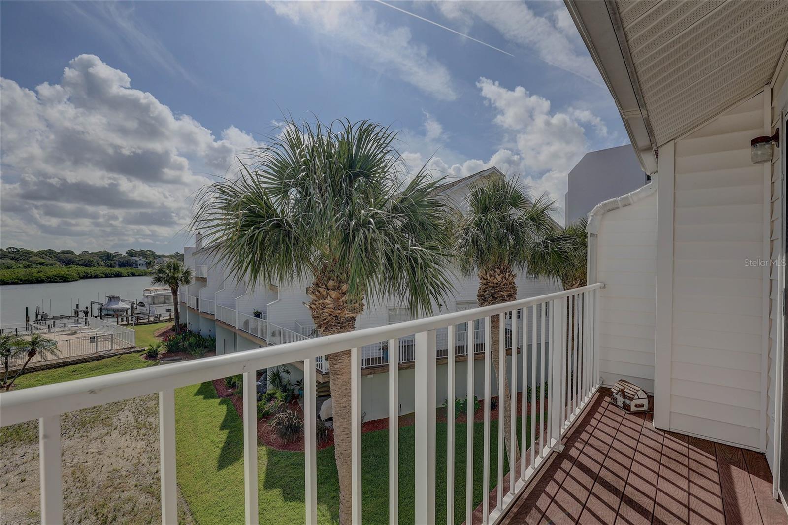 VISTA VILLAGE TWNHMS - Residential