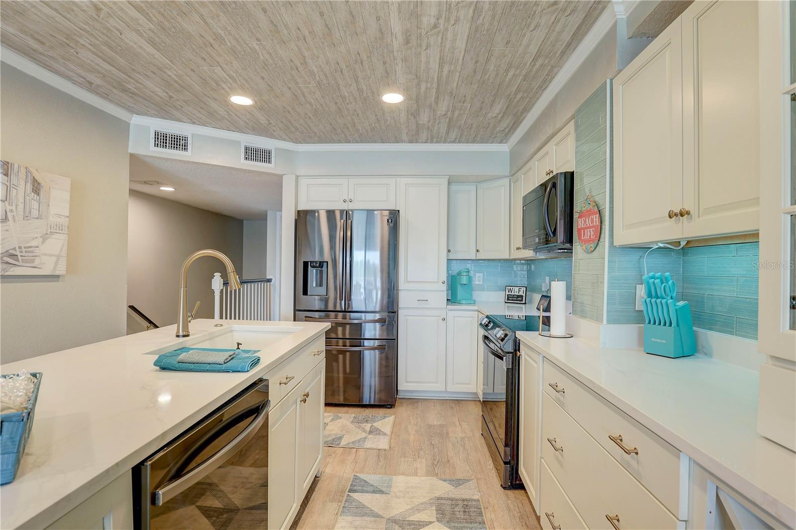 VISTA VILLAGE TWNHMS - Residential