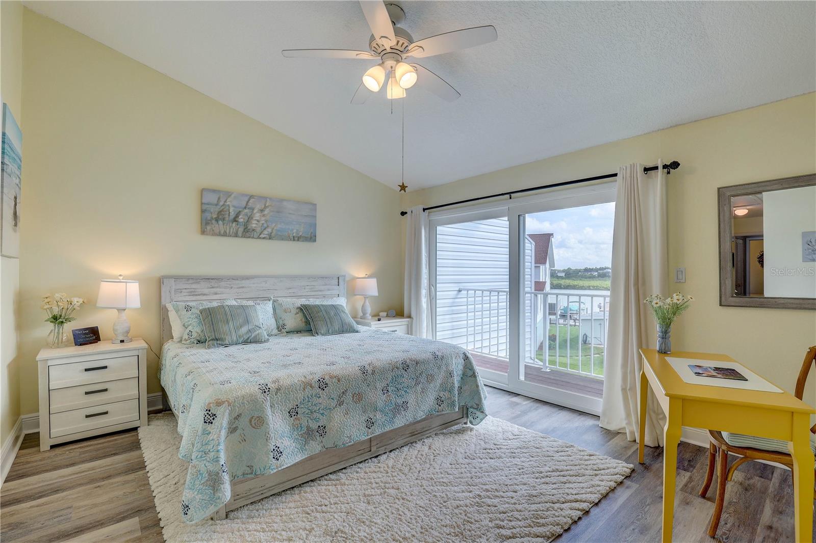 VISTA VILLAGE TWNHMS - Residential