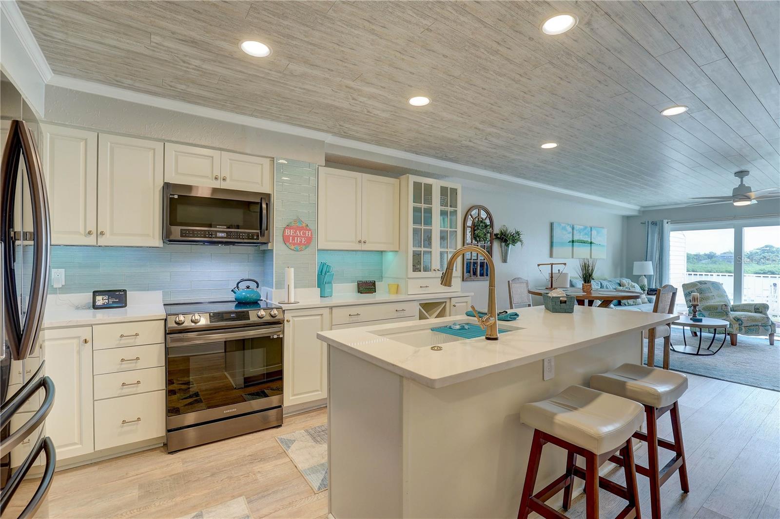 VISTA VILLAGE TWNHMS - Residential