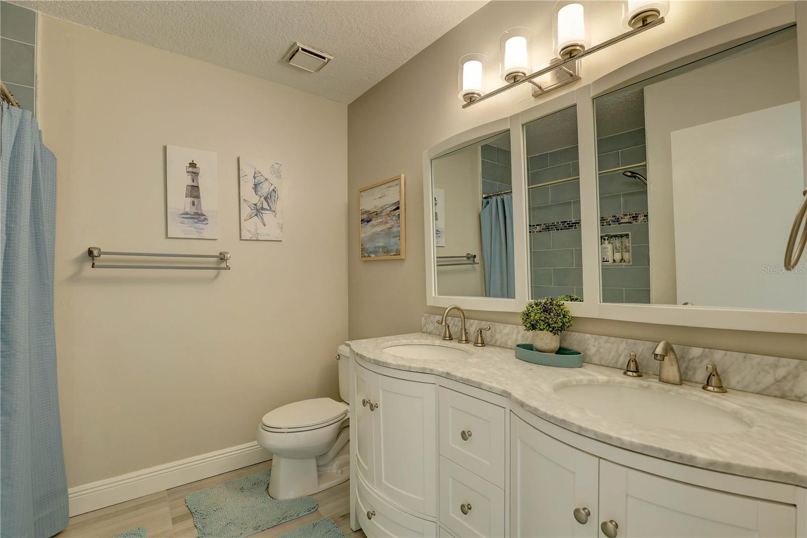 VISTA VILLAGE TWNHMS - Residential