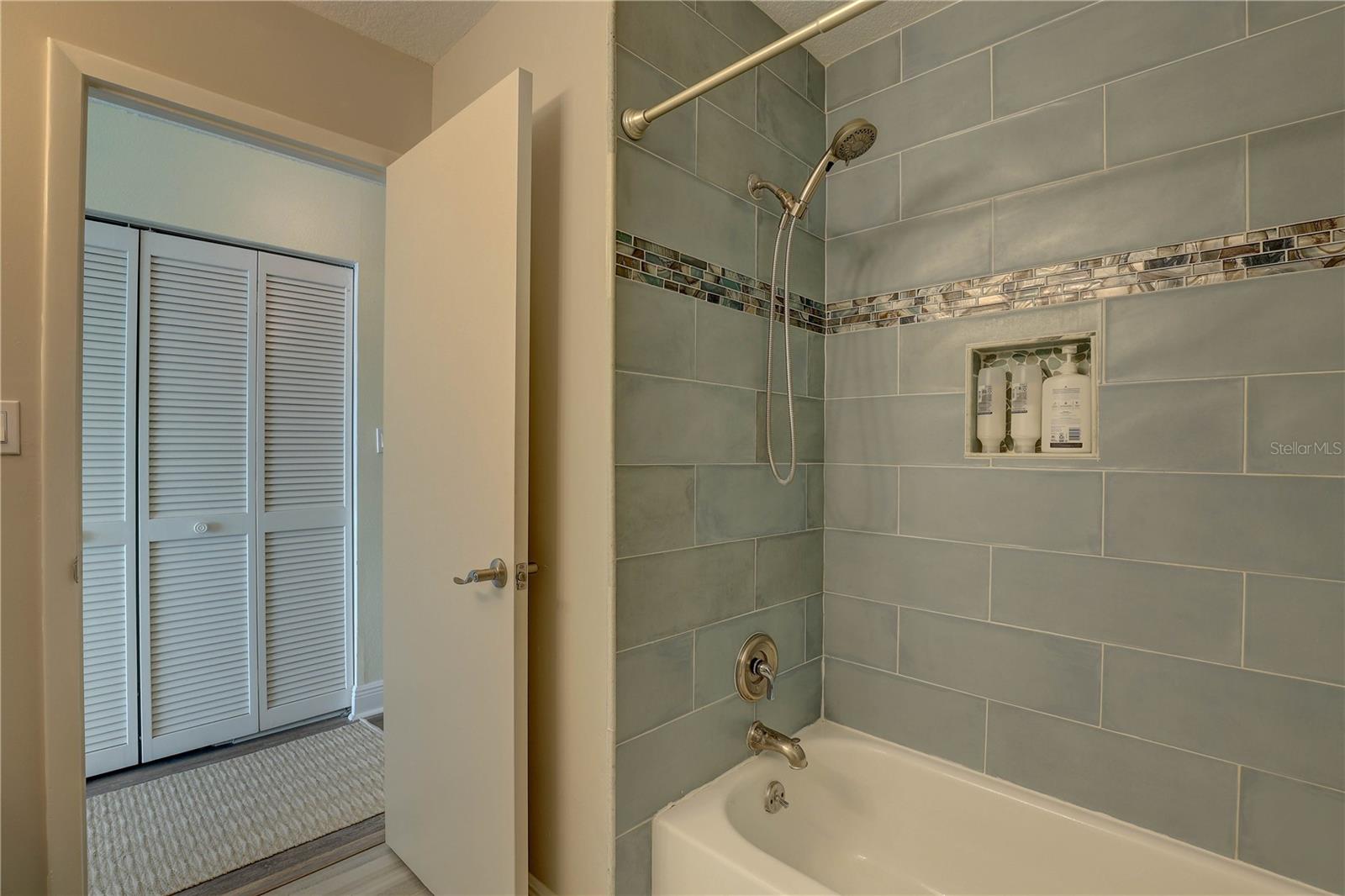 VISTA VILLAGE TWNHMS - Residential