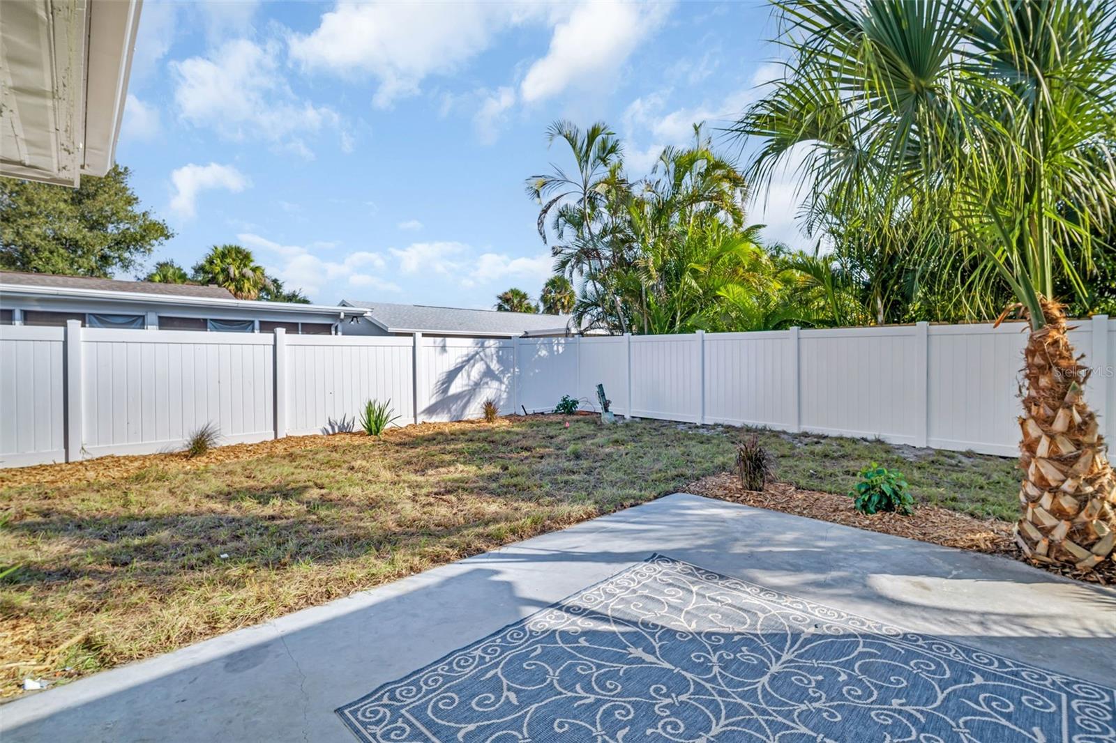 BARRINGTON HILLS - Residential