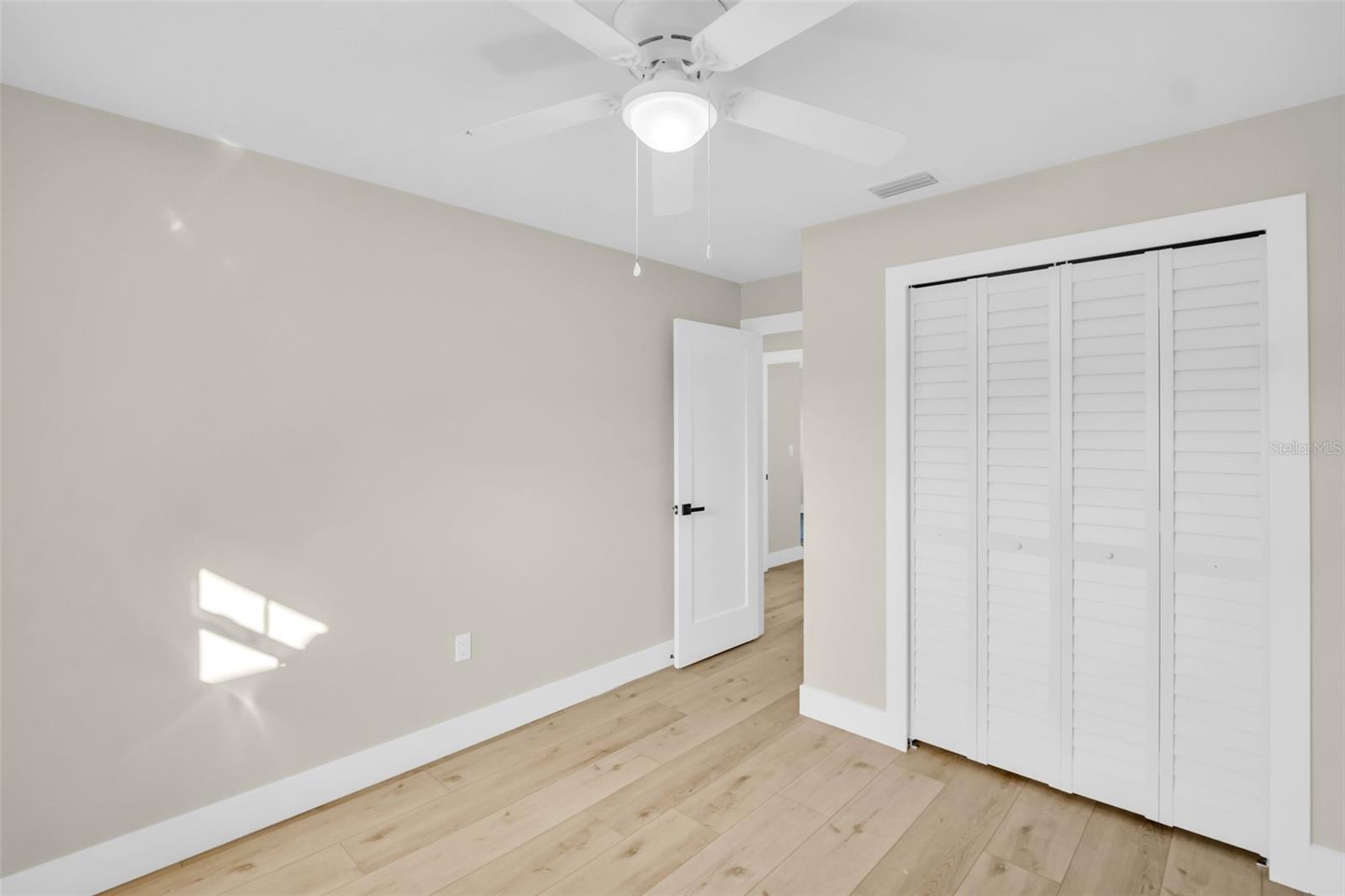 BARRINGTON HILLS - Residential