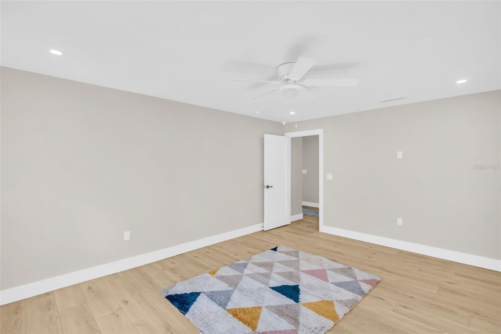 BARRINGTON HILLS - Residential